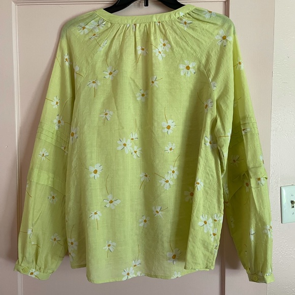 a.n.a Puff Sleeve Light Green Top Size Medium - Picture 2 of 3